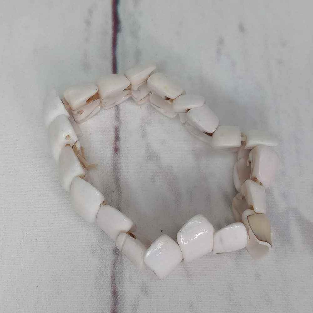 Shell Bracelet - Picture 7 of 8